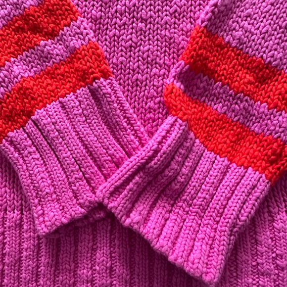 Woman’s Gap Sweater - Picture 3 of 11